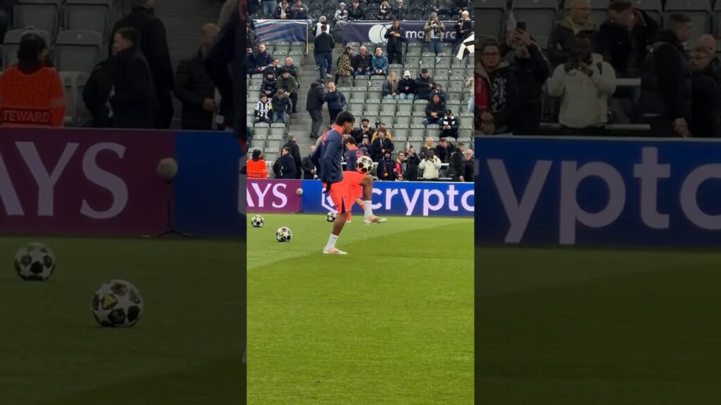 Lamine feat. Cancelo 🤹 #shorts #fcbarcelona #football