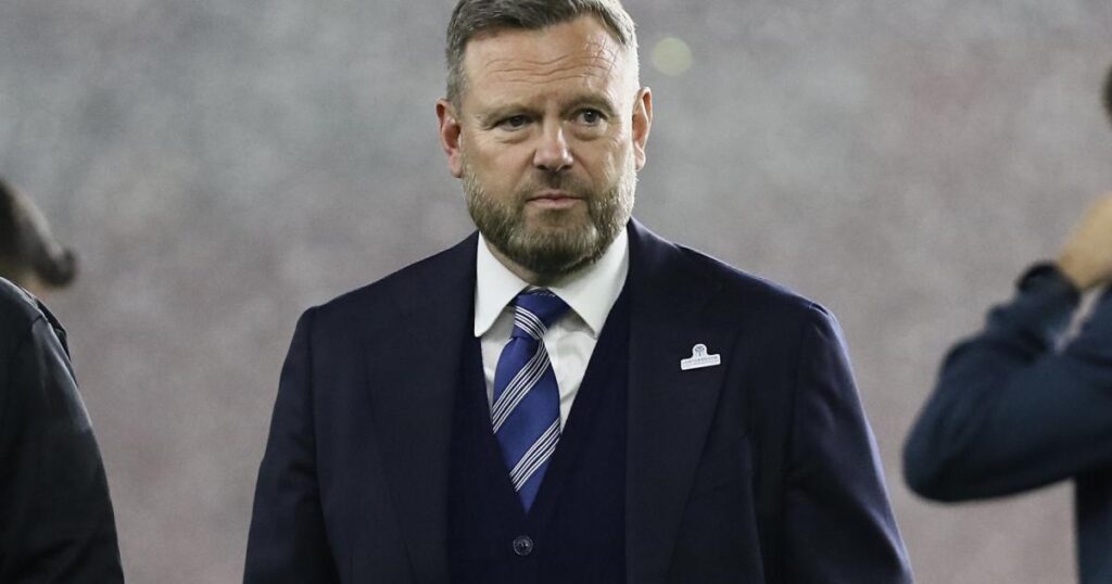 Ipswich Town chairman Mark Ashton apologises for Nigel Farage visit