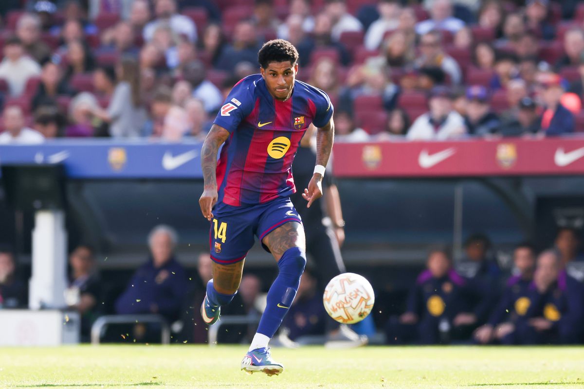 Marcus Rashford in action for Barcelona