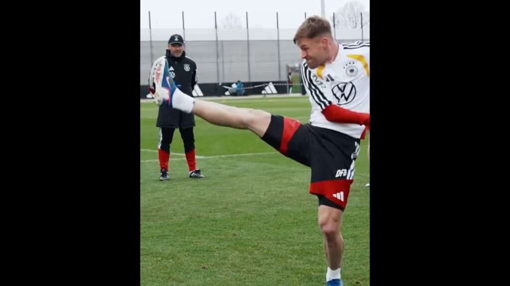 Joshua Kimmich in the middle of rondo during Germany's National Team training session