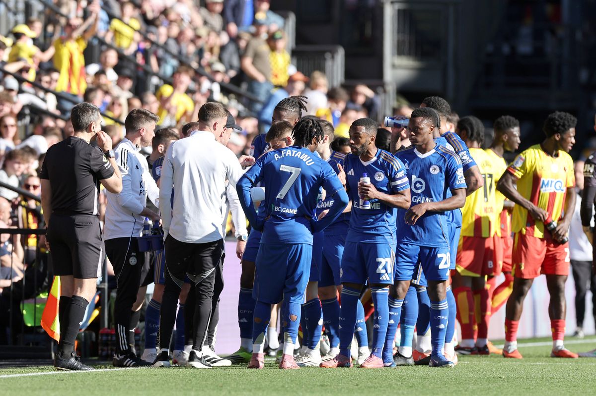 Gary Rowett gives instructions to his players during a break in play of the Sky Bet Championship match between Watford and Leicester City at Vicarage Road