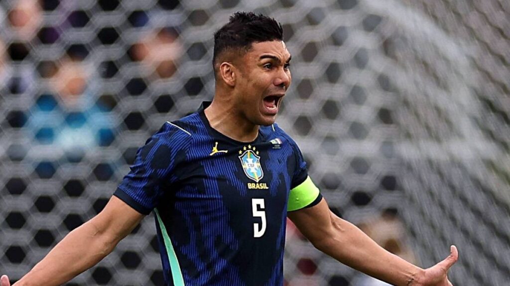 Man Utd star speaks out about manager decision as team-mate axed - 'He's indispensable'