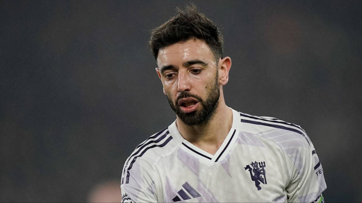 Man Utd open talks to seal their best signing since Fernandes in £100m deal