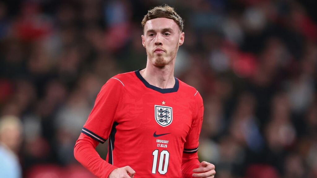 Man United have perfect chance to complete blockbuster transfer - but they must swerve deal