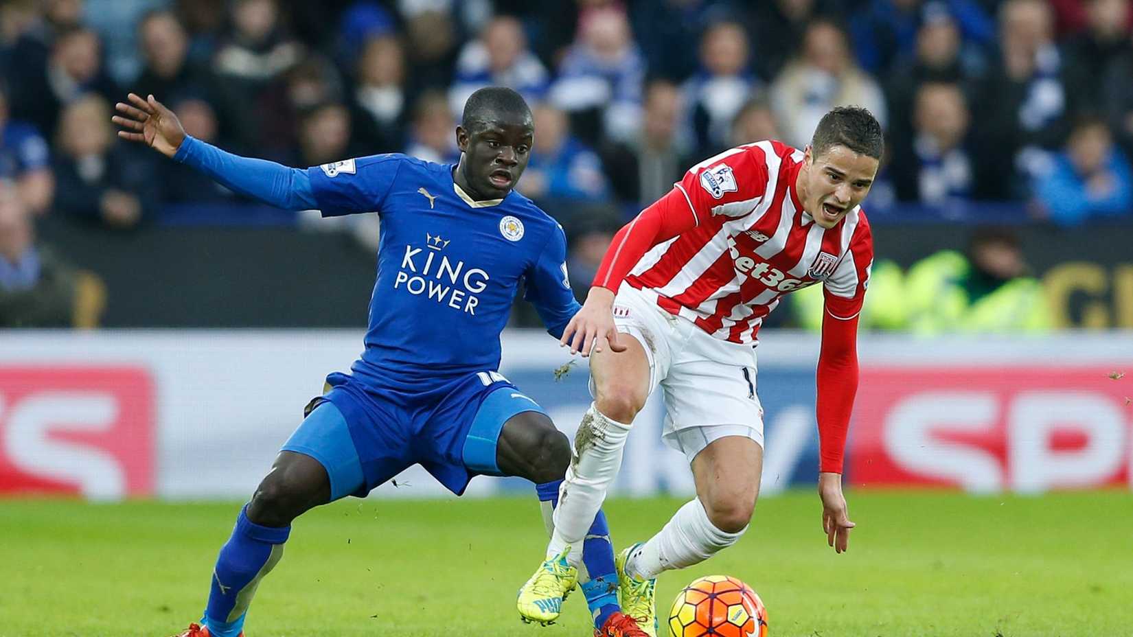 Football Soccer - Leicester City v Stoke City - Barclays Premier League - King Power Stadium - 23/1/16 Leicester's Ngolo Kante in action with Stoke's Ibrahim Afellay Action Images via Reuters / Carl Recine Livepic
