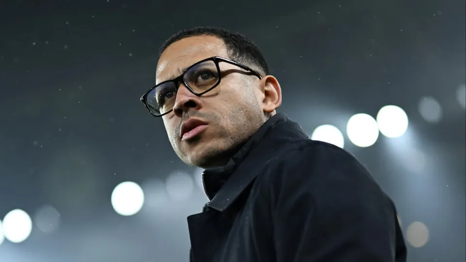 Chelsea head coach Liam Rosenior.