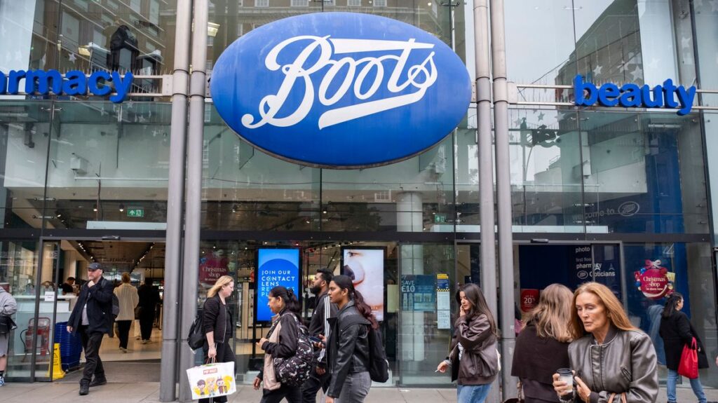 'Easily influenced' boy, 17, who raided Boots for £137K now 'wants to be with grandad'