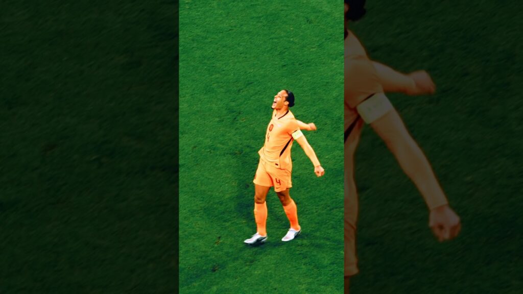 Virgil van Dijk’s powerful header!💥 #NothingLikeOranje