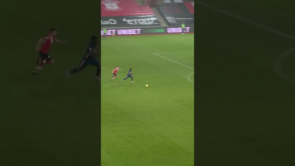 SAKA ROUNDS GK & SCORES!