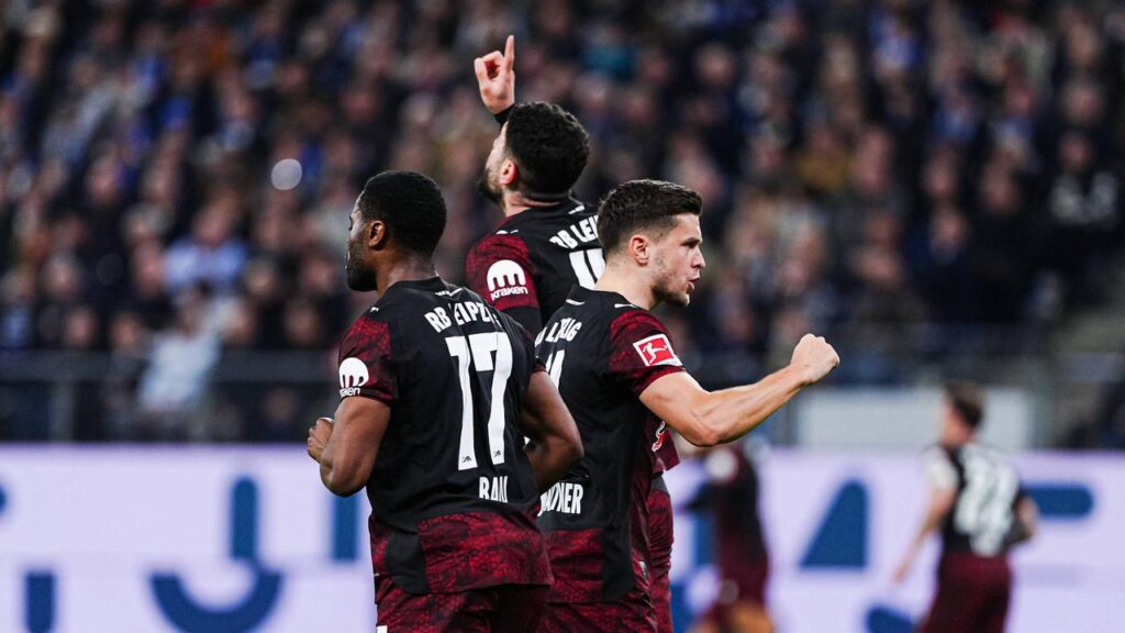 Fußball-Bundesliga: Zaubertor von Romulo - Leipzig bleibt oben dran