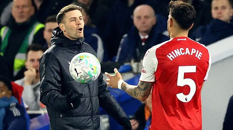 Kavanagh and VAR cost Brighton penalty against Arsenal