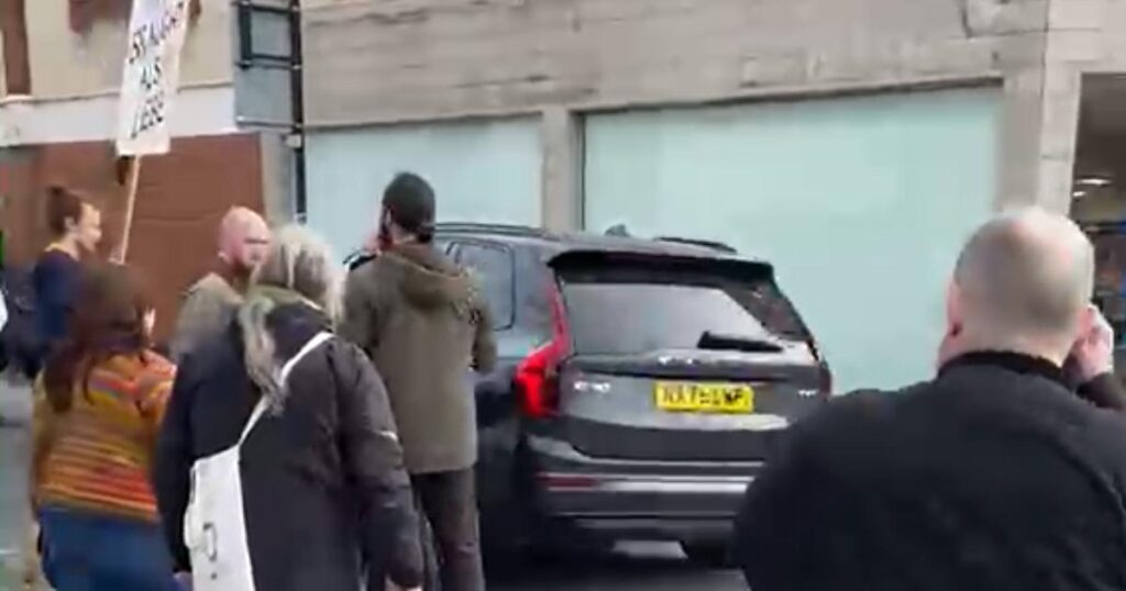 Nigel Farage flees protesters in Felixstowe ahead of rally