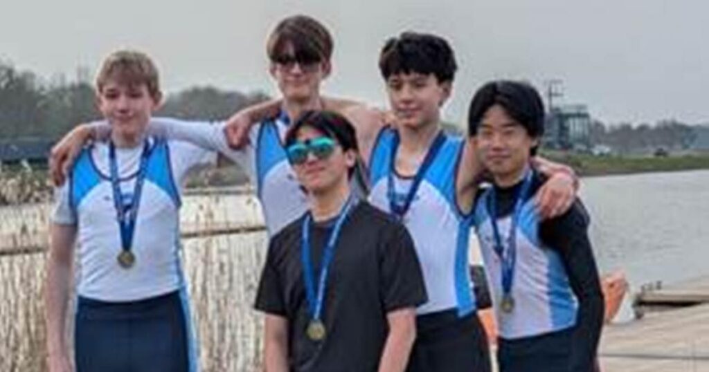 Brentford's young scullers strike gold at Junior Head of River
