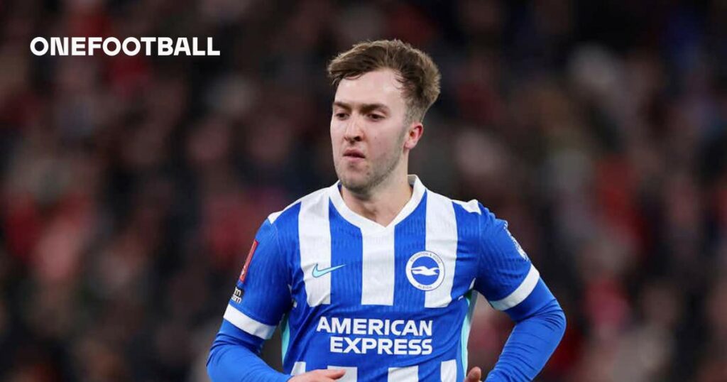 Jack Hinshelwood pens new Brighton contract