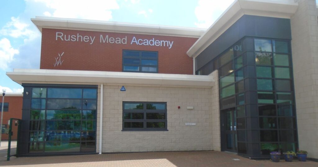 Police issue alert to 17 Leicestershire schools as ‘school war’ trend spreads Leicestershire Live