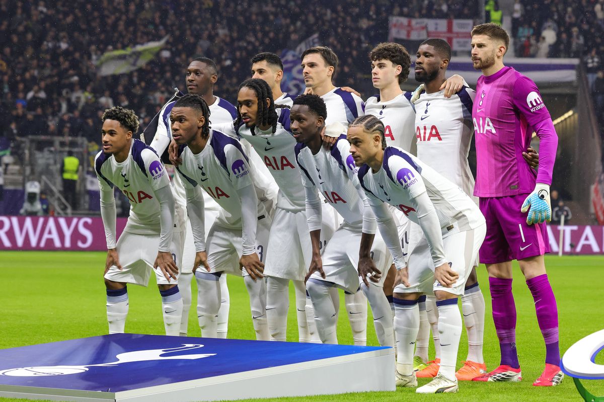 FRANKFURT AM MAIN, GERMANY - JANUARY 28: Players of Tottenham Hotspur line up for a team picture ahead of  the UEFA Champions League 2025/26 League Phase MD8 match between Eintracht Frankfurt and Tottenham Hotspur at Frankfurt Stadion on January 28, 2026 in Frankfurt am Main, Germany. (Photo by Ralf Ibing - firo sportphoto/Getty Images)