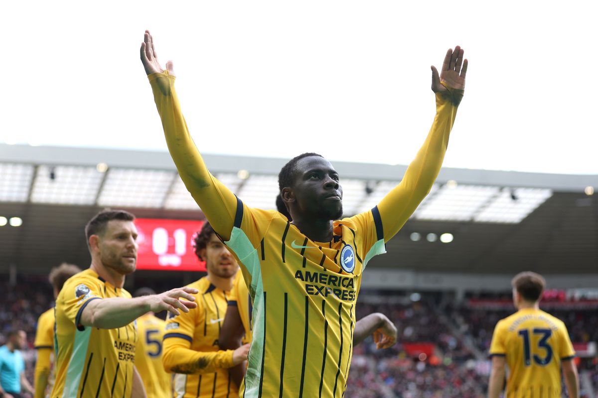Yankuba Minteh celebrates a goal