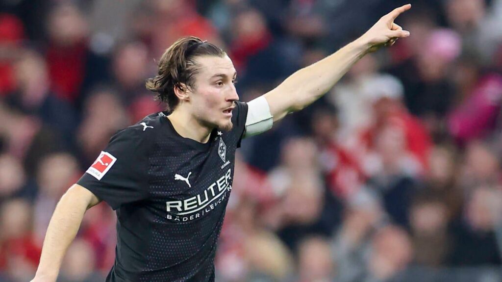 Mündliche Einigung zwischen Leipzig und Reitz: Sport-Geschäftsführer Marcel Schäfer hat sich mit dem Spieler auf die Modalitäten eines Fünfjahresvertrages weitgehend verständigt. Knackpunkt ist jetzt die Ablöse, die bei 25 Millionen Euro festgeschrieben ist. RB möchte die Summe drücken.