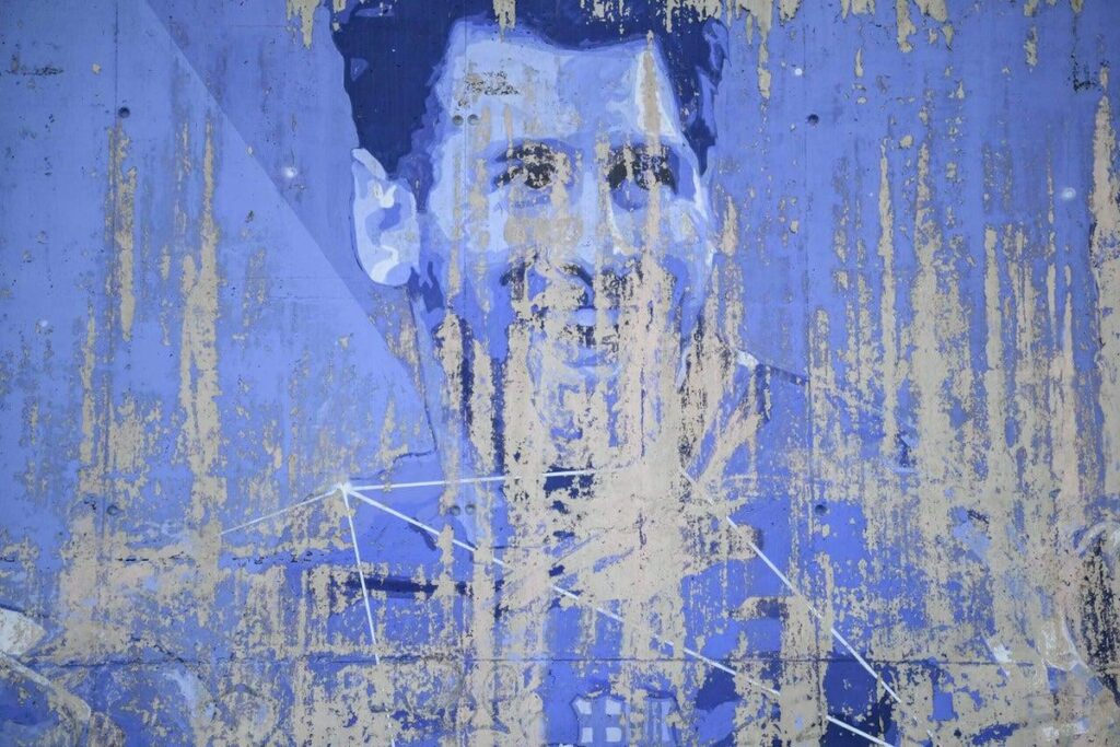 Important words from font in today’s debate was “I want Messi to be honorary president of FC Barcelona, like Cruyff was. We must unite the Barça brand with the Messi brand, today we’re not taking advantage of it and we’re losing money. And finally, it’s also a matter of feelings.”