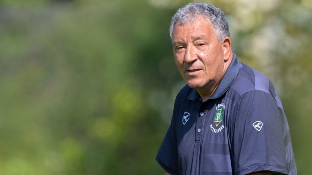 Ten Cate wacht met Suriname belangrijkste wedstrijd uit loopbaan: "Je gaat geschiedenis schrijven"