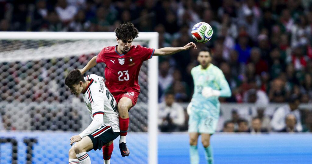 Com Vitinha é outra música, mas (atenção!) Samu também sabe tocar (as notas de Portugal) | A Bola