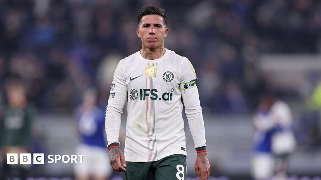 Everton 3-0 Chelsea: Fernandez criticism highlights a disjointed club