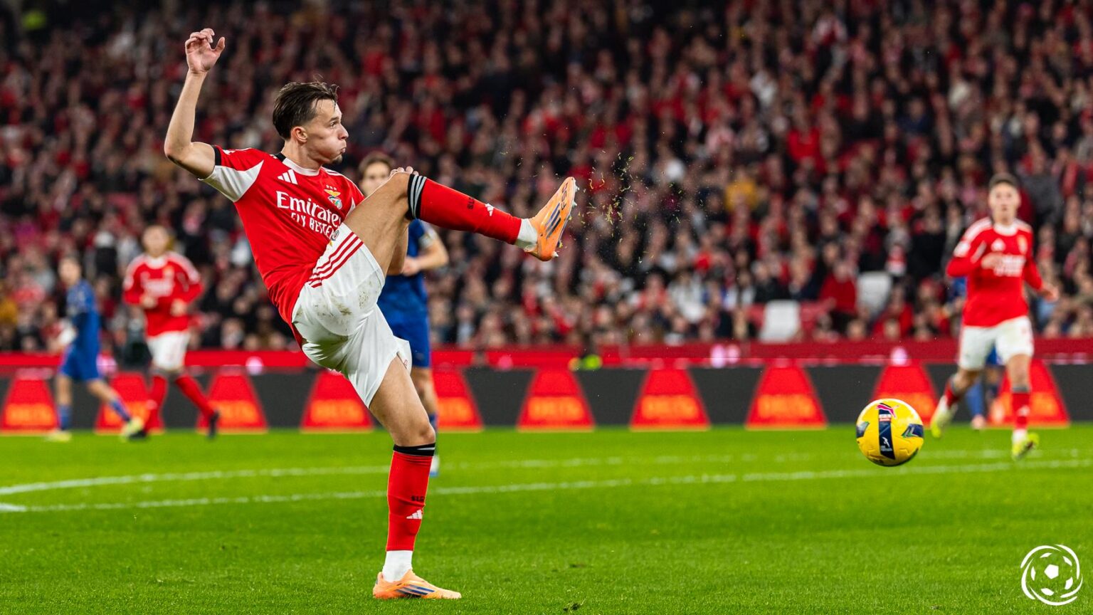 Dedic não aguentou os 120 minutos do País de Gales x Bósnia e saiu lesionado