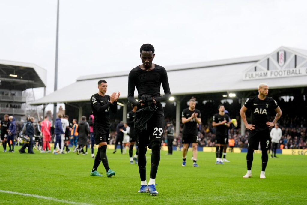 Ossie Ardiles demands togetherness to get Tottenham out of ‘big, big trouble’ Ossie Ardiles demands togetherness to get Tottenham out of ‘big, big trouble’