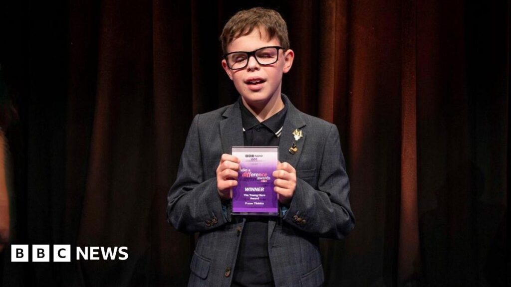 Wolves fan, aged 11, helps other blind people 'think positively'