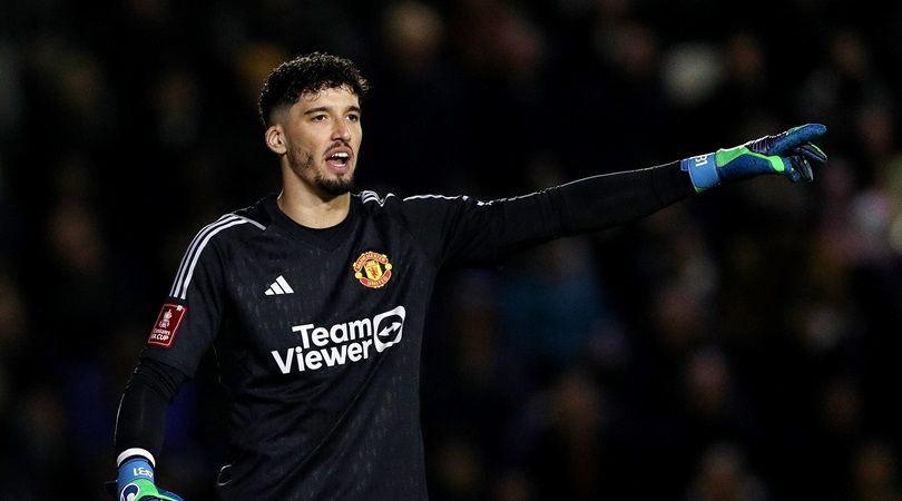 Manchester United goalkeeper Altay Bayindir