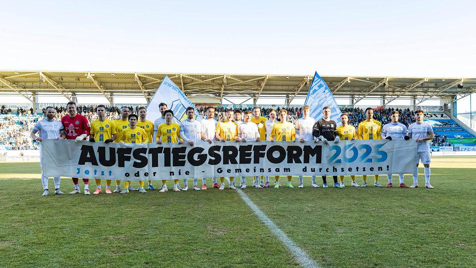 Regionalliga-Reform: Das Regionen-Modell und das Kompass-Modell im Vergleich