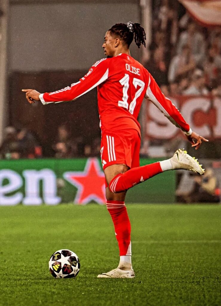 Bro got a yellow for being too nonchalant. The refree couldn't handle the aura 😭