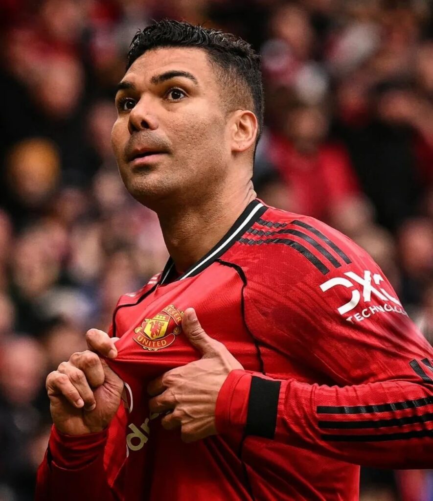 [Casemiro on IG] Proud of this team, proud of our fans !! Come on United !! 💪🏽