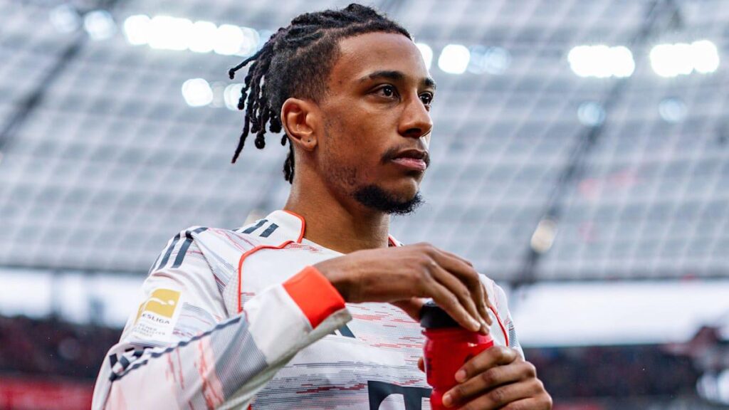 Hoeneß würde Olise auch für 200 Millionen Euro nicht an Liverpool abgeben: Angeblich bereitet der FC Liverpool ein gigantisches Angebot für Michael Olise vom FC Bayern München vor. Ehrenpräsident Uli Hoeneß zufolge brauchen sich die Reds gar nicht erst zu bemühen.