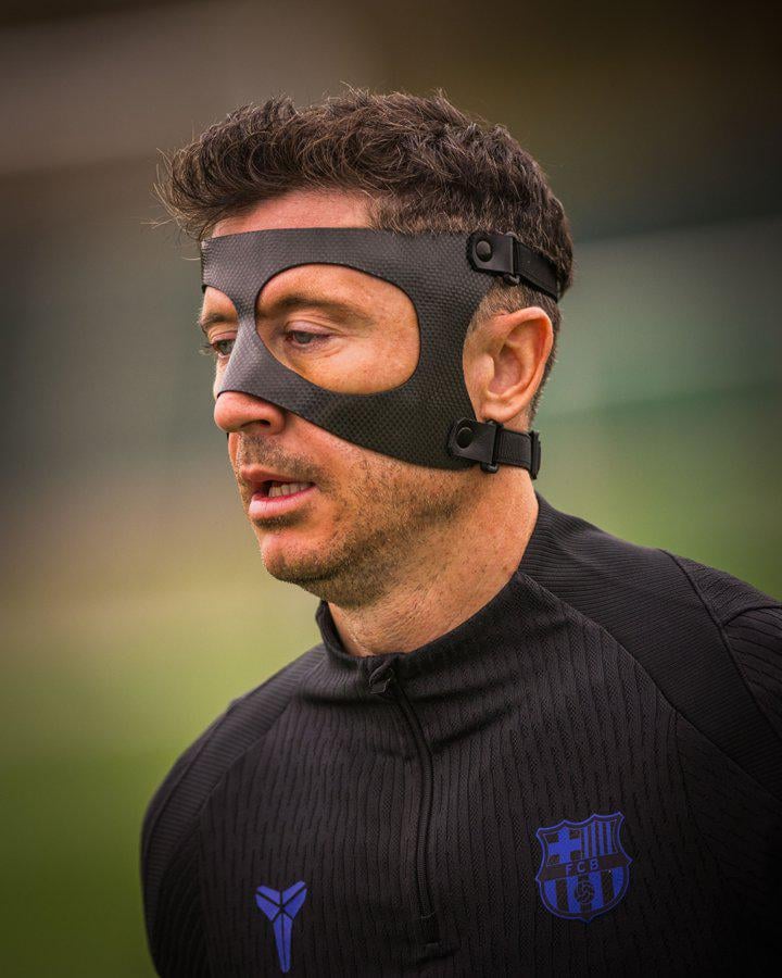 Lewa with a protective mask in today's training