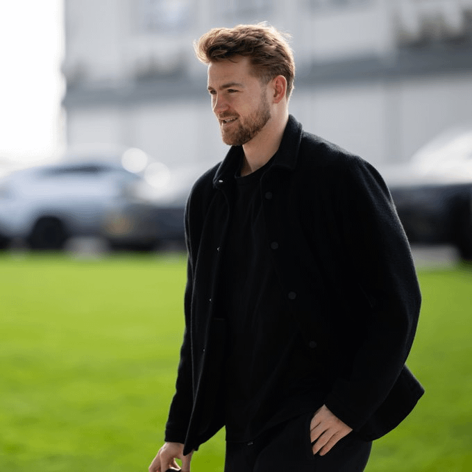 Guess who's back, back again? - Photo released by @ManUtd today.