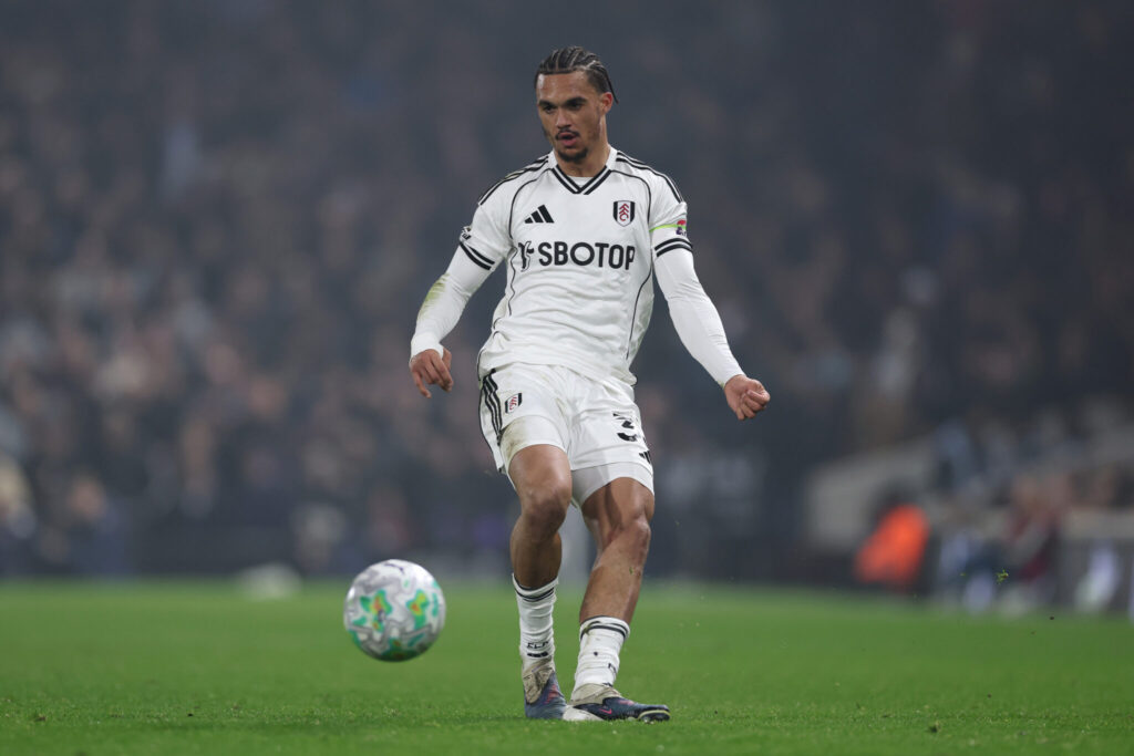 Fulham full-back favours Liverpool move over Man United