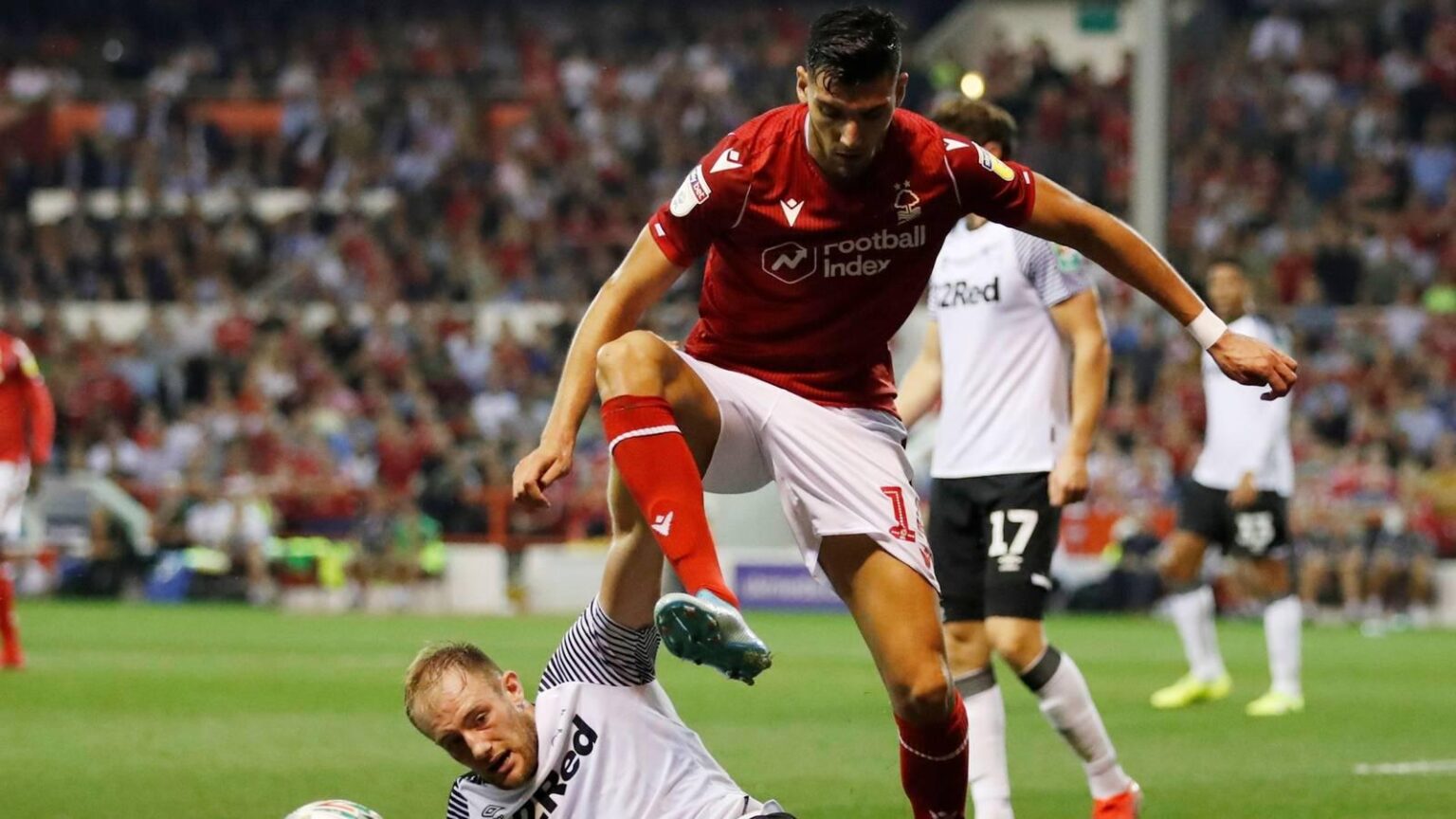 Not just a dogshit player, a massive cunt of a human as well. (It's rafa mir)