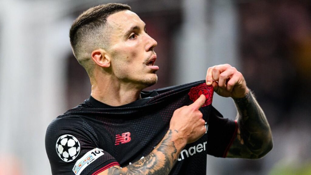 [Alfredo Martínez] The Grimaldo option opens up for the left-back position. Deco believes the position needs to be addressed in the summer. A deal could be sealed for less than 15M€.