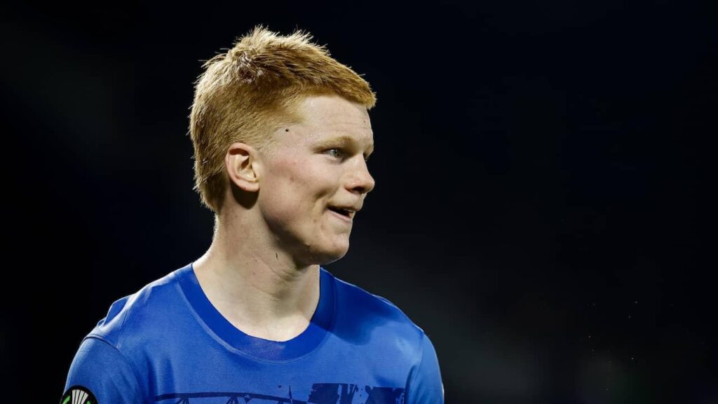 Kees Smit rekent op zomers vertrek bij AZ: 'Zijn absurde bedragen die ik hoor'