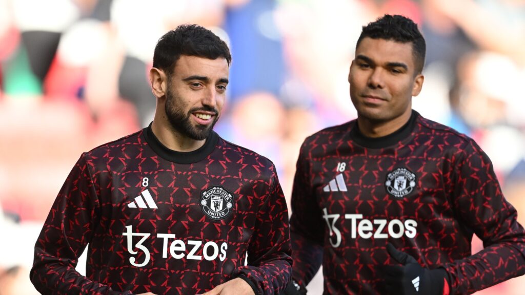 Man Utd told to sign Brazilian star by Bruno Fernandes and Casemiro as Red Devils eye midfield replacement