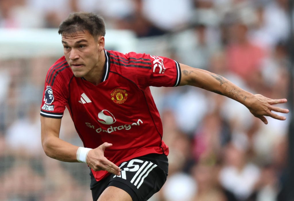 Manuel Ugarte playing against Fulham