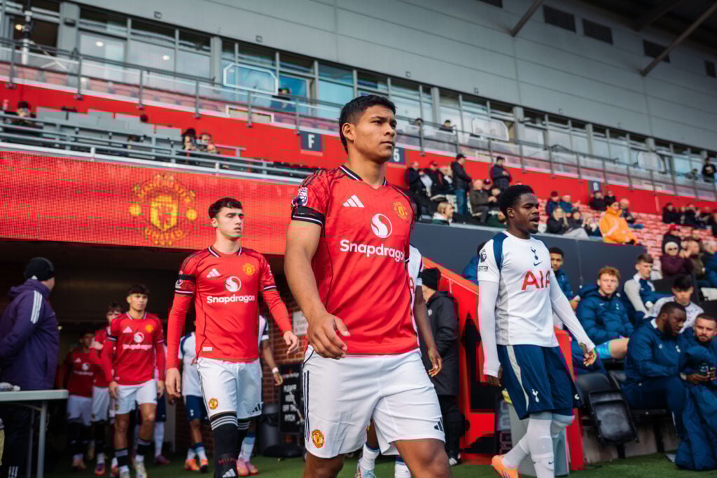 Diego Leon walking out of tunnel for Manchester United U21.