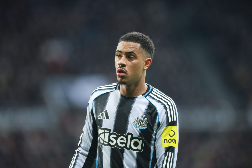 Jacob Ramsey playing for Newcastle United against Fulham in the Carabao Cup.