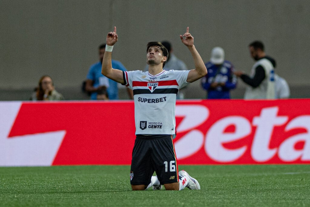 Damián Bobadilla of São Paulo FC celebrates after scoring his team's first goal during a Campeonato Paulista 2026 match between Palmeiras and Sao Paulo