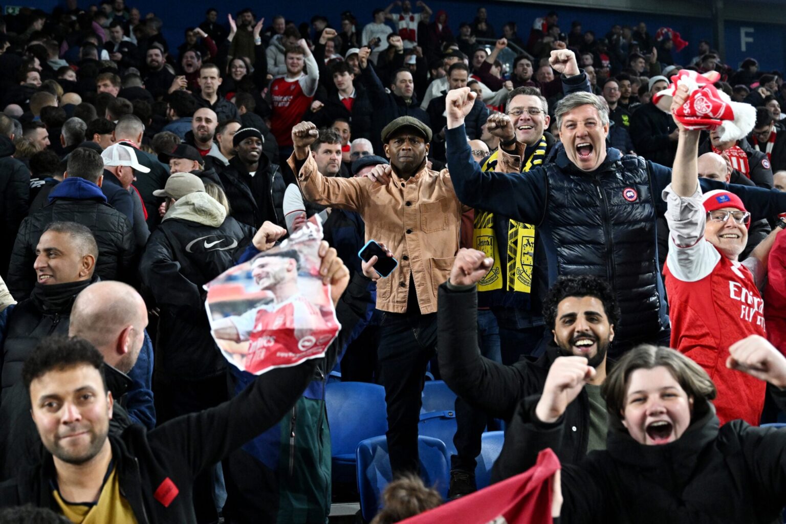 What Arsenal fans started singing at Brighton immediately after hearing Man City slipped up