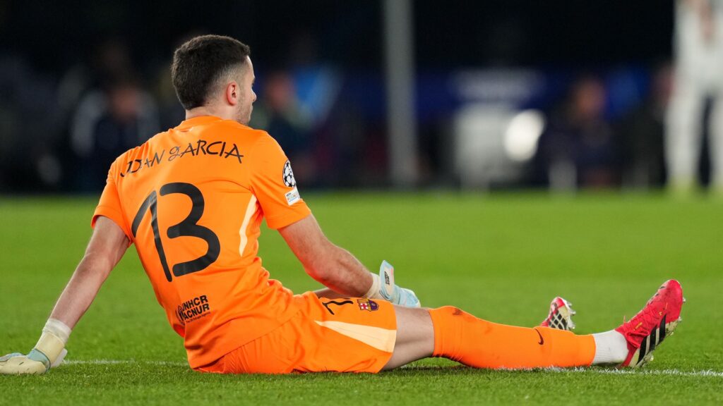 Barcelona expect Joan Garcia to be out for weeks after Barcelona goalkeeper suffers injury against Newcastle