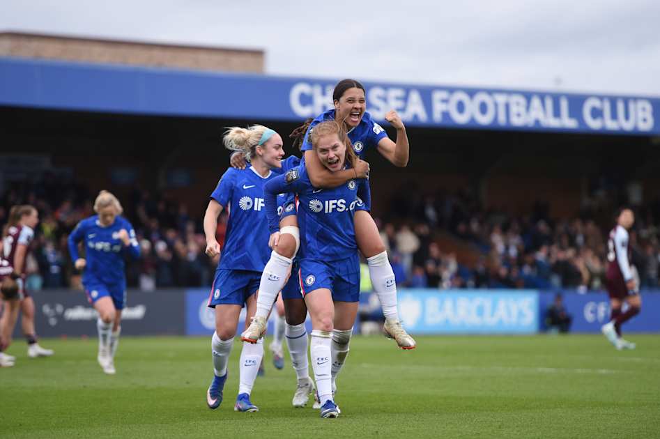 Analysis: Returning Blues make decisive interventions