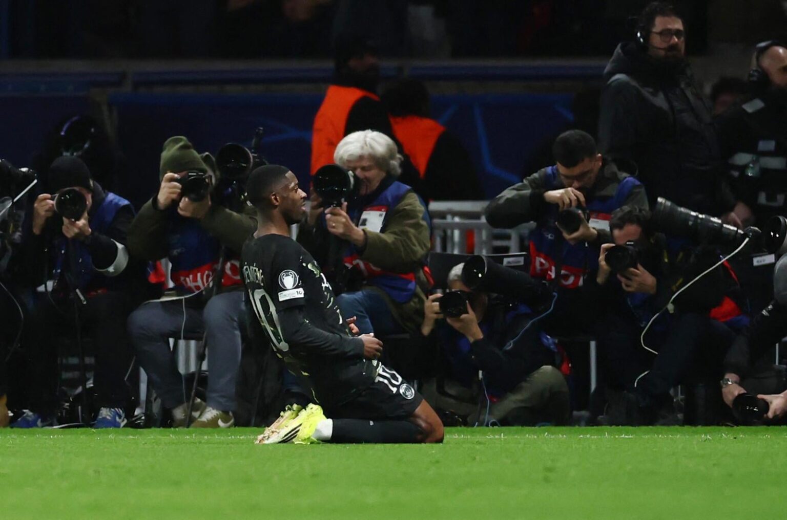 Canal+ Images Suggest Ousmane Dembélé's Substitution vs. Chelsea Was Injury-Related