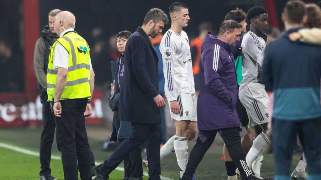 Michael Carrick slams 'astonishing' penalty calls in Man United draw